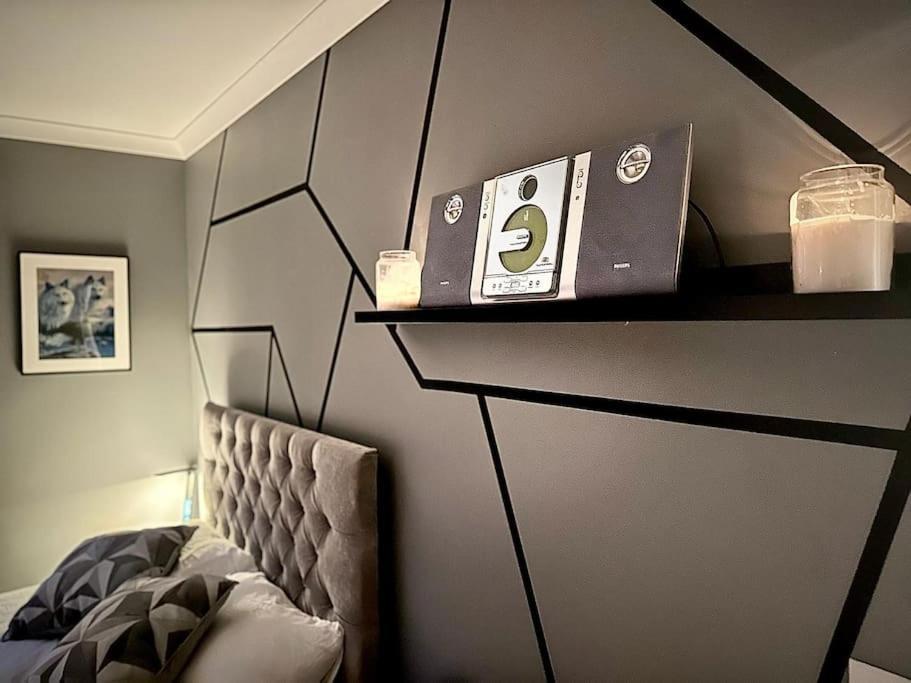 Stunning Luxury Croydon Apartment Gatwick Airport Close เพอร์ลีย์ ภายนอก รูปภาพ