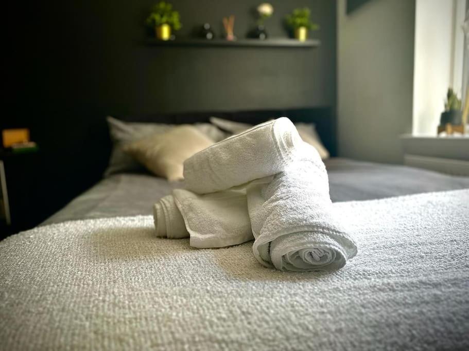 Stunning Luxury Croydon Apartment Gatwick Airport Close เพอร์ลีย์ ภายนอก รูปภาพ
