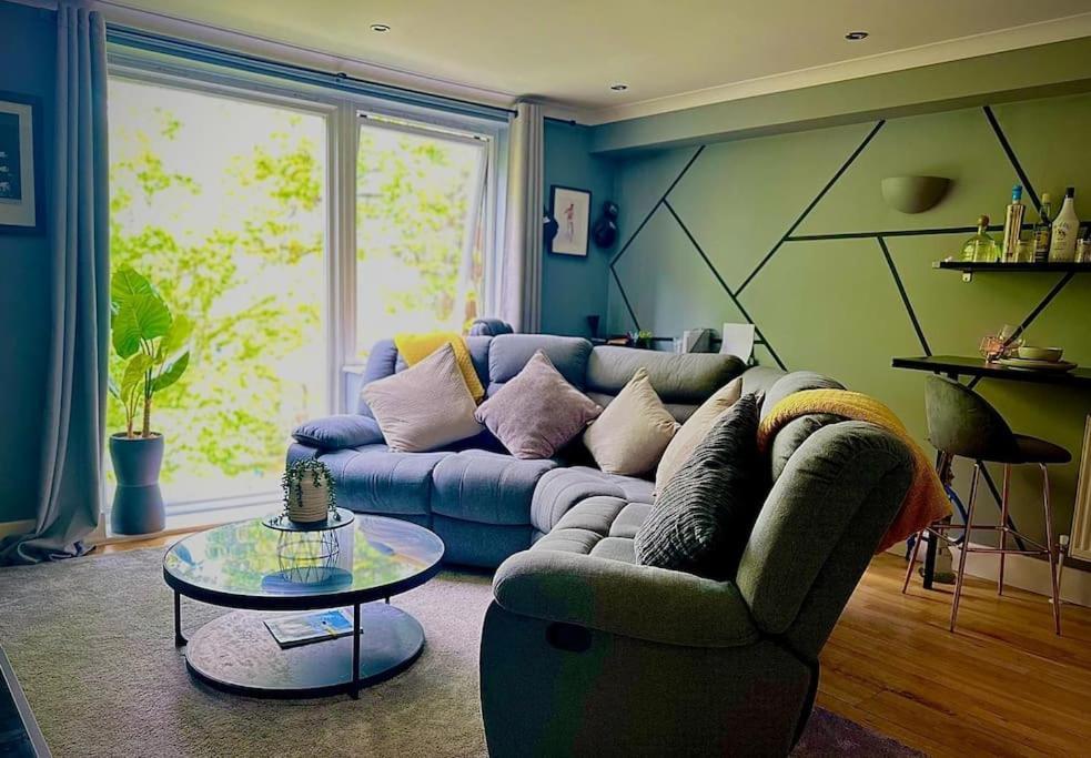 Stunning Luxury Croydon Apartment Gatwick Airport Close เพอร์ลีย์ ภายนอก รูปภาพ
