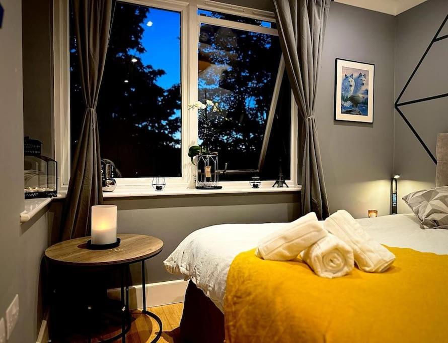 Stunning Luxury Croydon Apartment Gatwick Airport Close เพอร์ลีย์ ภายนอก รูปภาพ