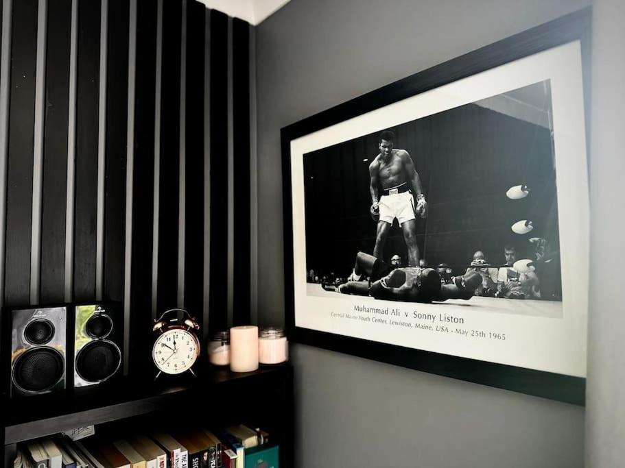 Stunning Luxury Croydon Apartment Gatwick Airport Close เพอร์ลีย์ ภายนอก รูปภาพ