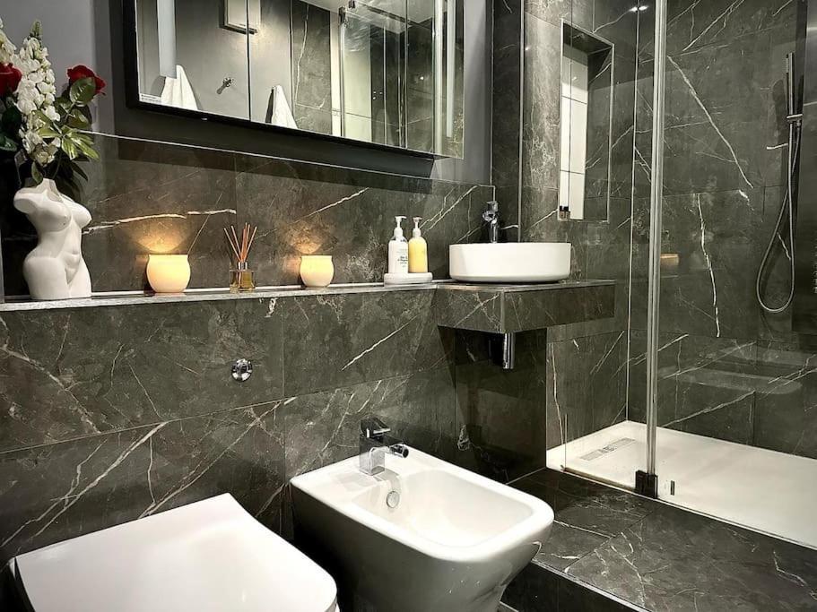 Stunning Luxury Croydon Apartment Gatwick Airport Close เพอร์ลีย์ ภายนอก รูปภาพ