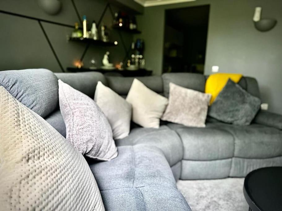 Stunning Luxury Croydon Apartment Gatwick Airport Close เพอร์ลีย์ ภายนอก รูปภาพ